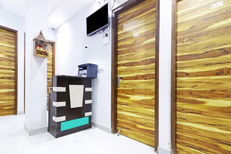 Others 1, Twamev Rajouri garden by The Arrow, West