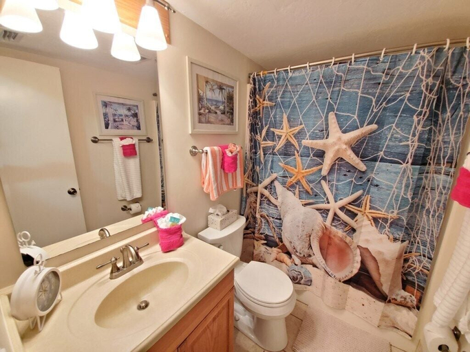 Bathroom 4, Island House G234, Saint Johns