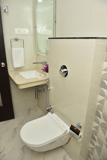 Bathroom 3, Hotel Royal Altis, South Goa