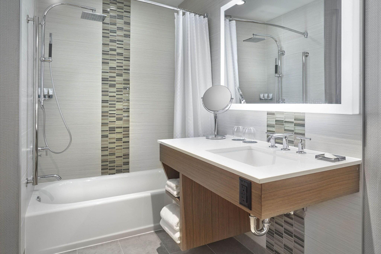 Bathroom 5, The Westin Calgary Airport, Division No. 6