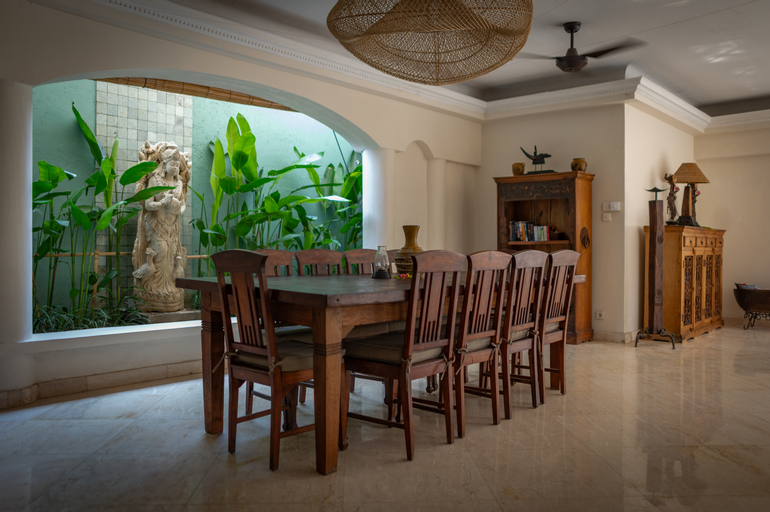 Dining Room 18