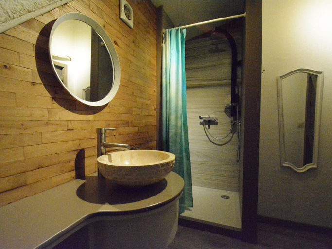 Bedroom 4, Chalet in Gesves with Roof Terrace, Garden, BBQ, Namur