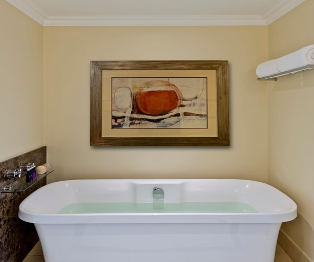 Bathroom 5, Avani Windhoek Hotel & Casino, Windhoek East