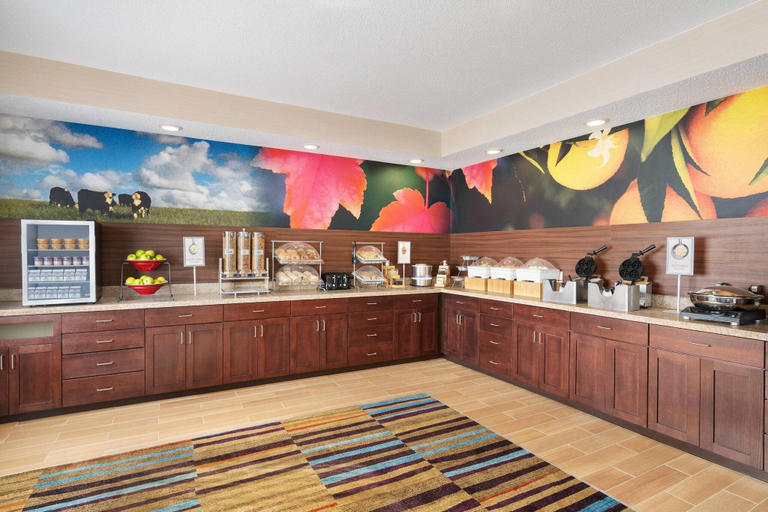 Food & Drinks 5, Fairfield Inn by Marriott Deptford, Gloucester