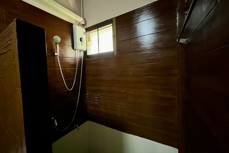 Bathroom 5, Huen Pak Mon Chantra, Muang Chiang Rai