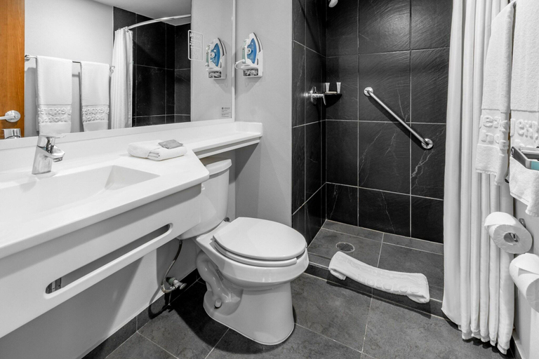 Bathroom 5, City Express By Marriott Tuxpan, Tuxpan