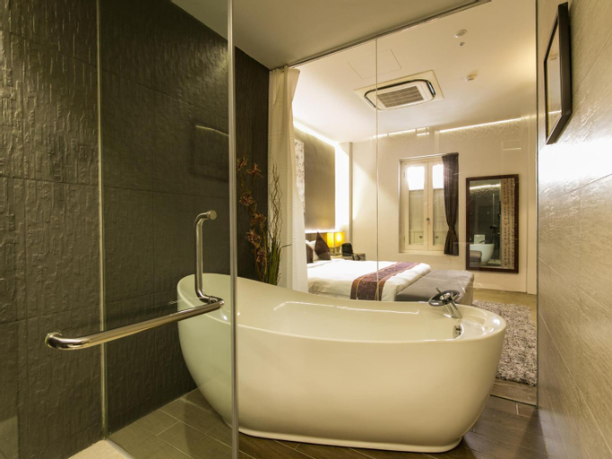 Bathroom 8