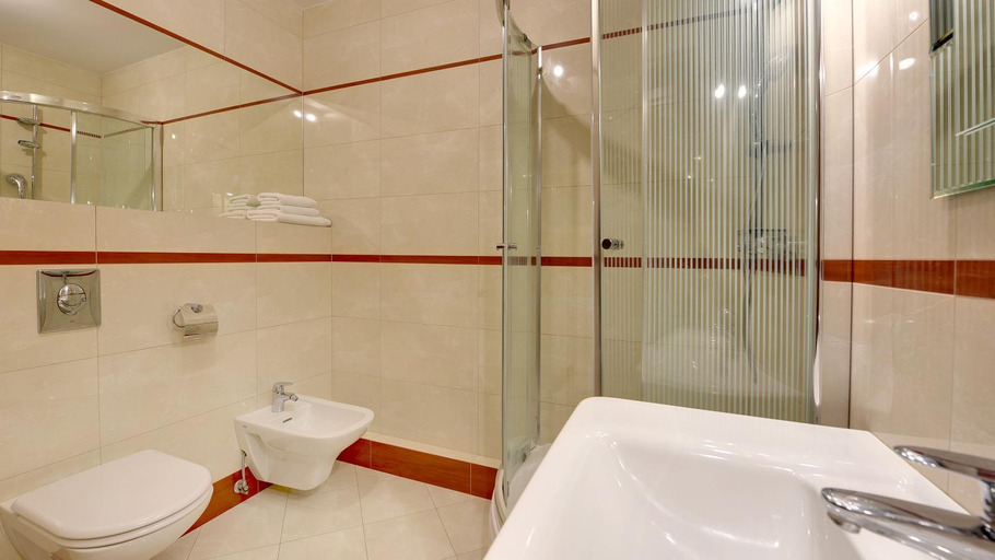 Bathroom 4, SEA TOWERS Panorama Apartments by Noclegi Renters, Gdynia