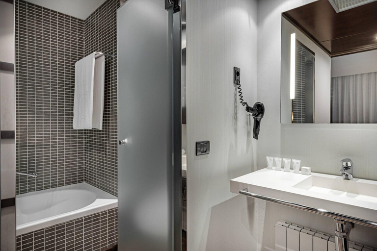 Bathroom 4, AC Burgos, Burgos