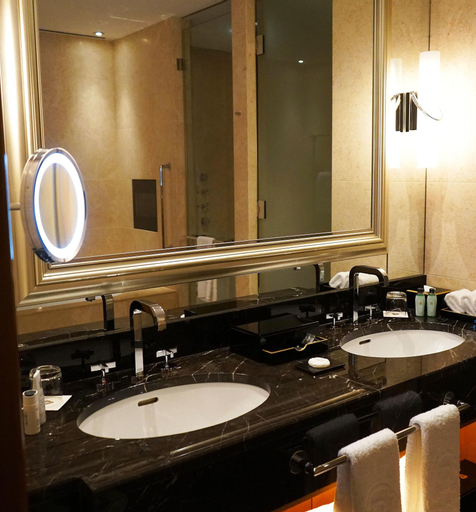 Bathroom 18