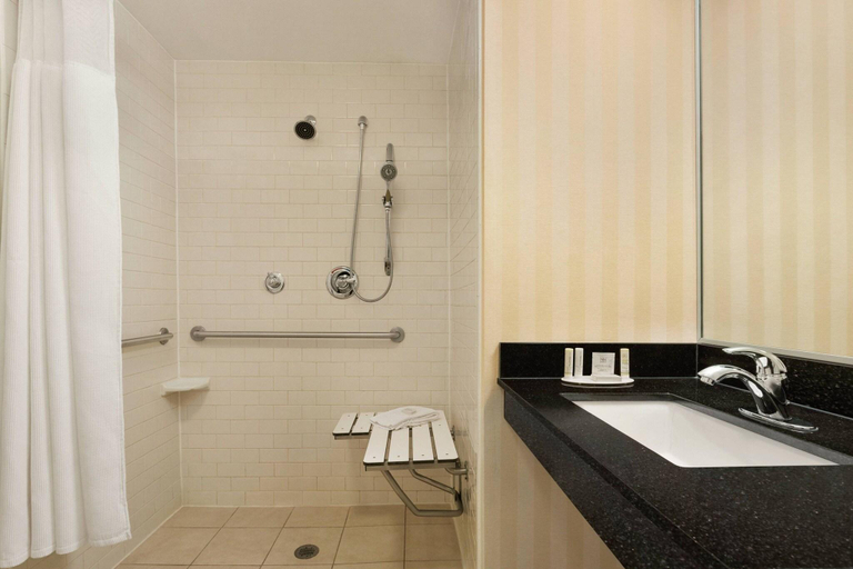 Bathroom 4, Fairfield Inn & Suites Tupelo, Lee