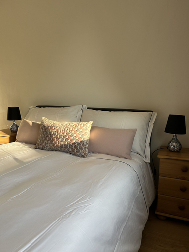 Bedroom 2, no.6 overnight stays, Worcestershire