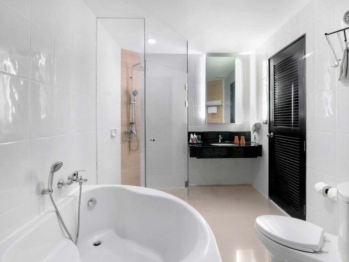 Bathroom 19