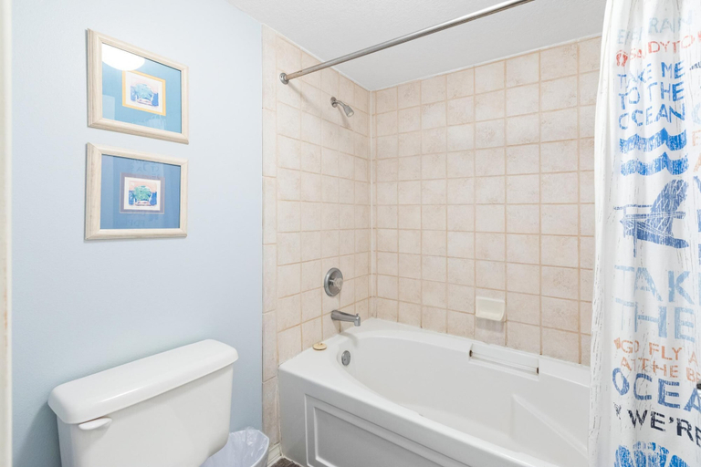 Bathroom 4, Island Princess 506, Okaloosa