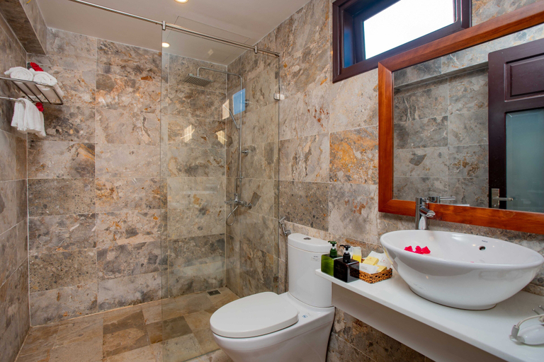 Bathroom 5, Trendy Life Villa Hoi An, Da Nang