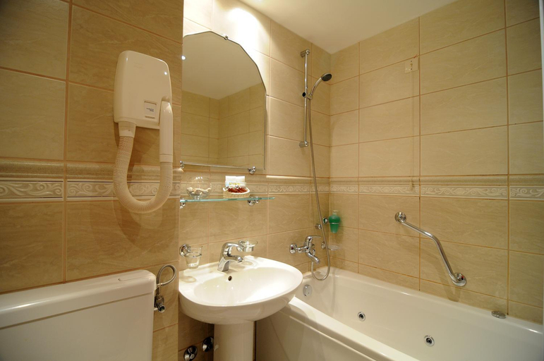 Bathroom 4, Hotel Rosina, Makarska