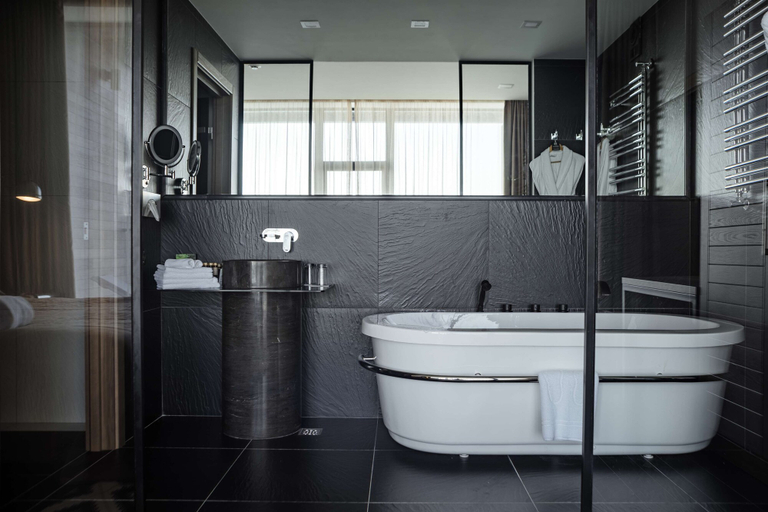 Bathroom 5, M1 Club Hotel, Odes'ka