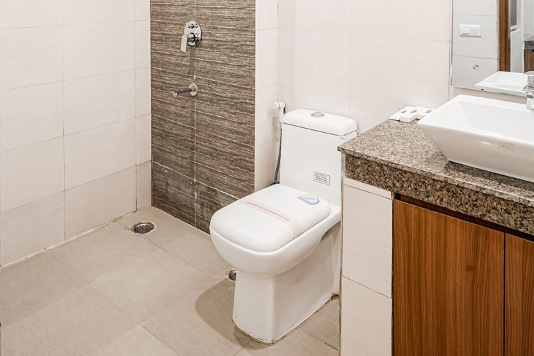 Bathroom 5, Amahi Inn, Gurgaon