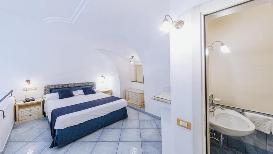 Bedroom 4, Hotel Nettuno, Napoli