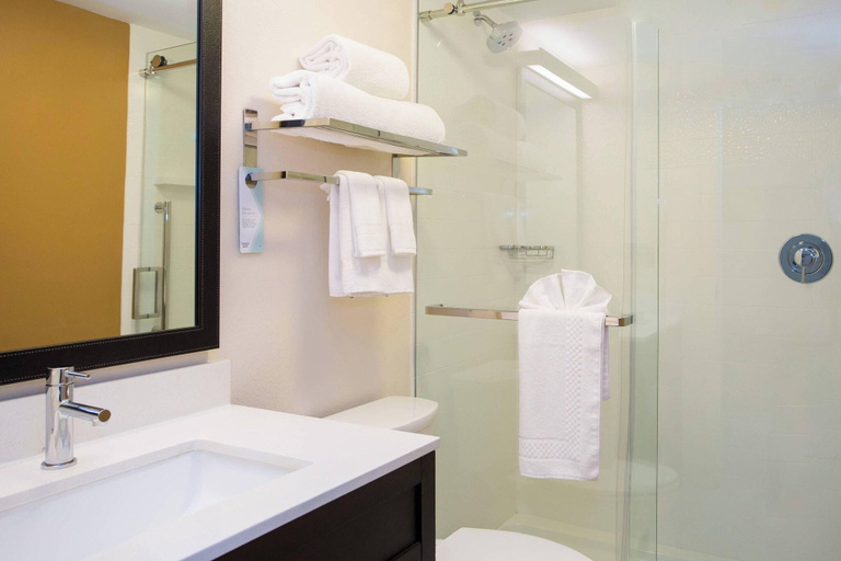 Bathroom 4, Fairfield Inn&Suites Raynham Middleboro/Plymouth, Plymouth