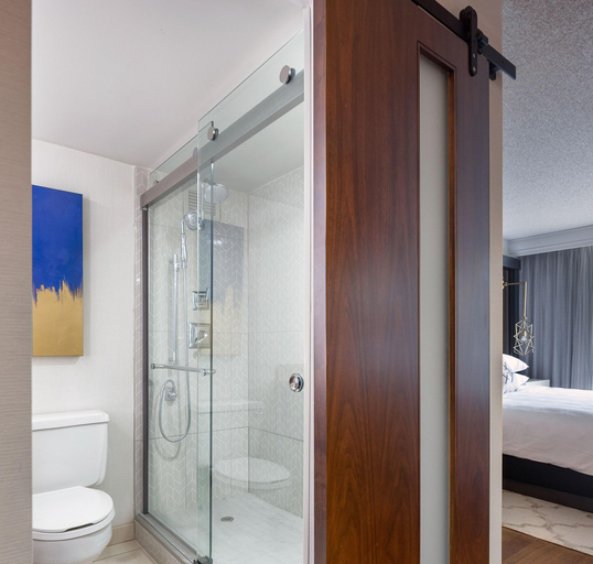 Bathroom 4, Kansas City Airport Marriott, Kansas City