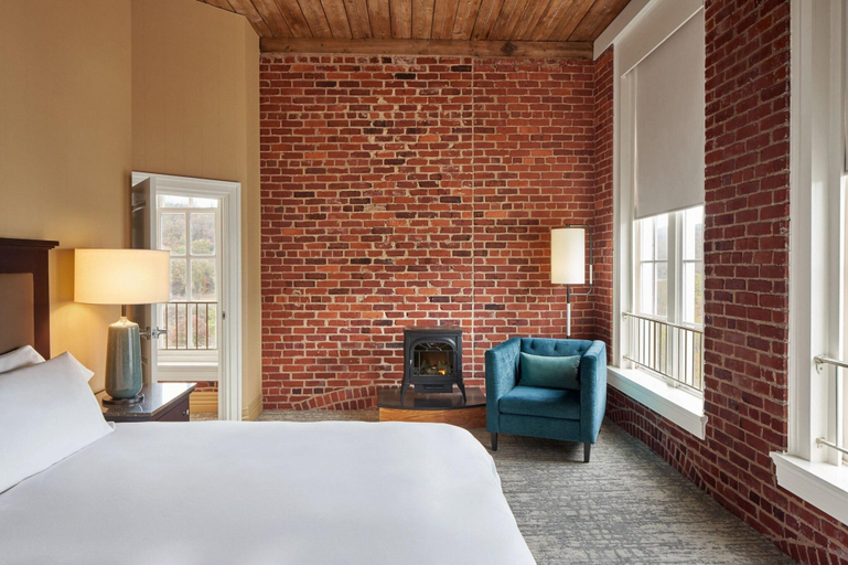 Bedroom 3, Craddock Terry Hotel & Event Center, Lynchburg