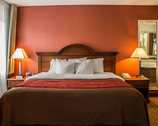 Bedroom 2, Quality Inn East Liverpool, Columbiana