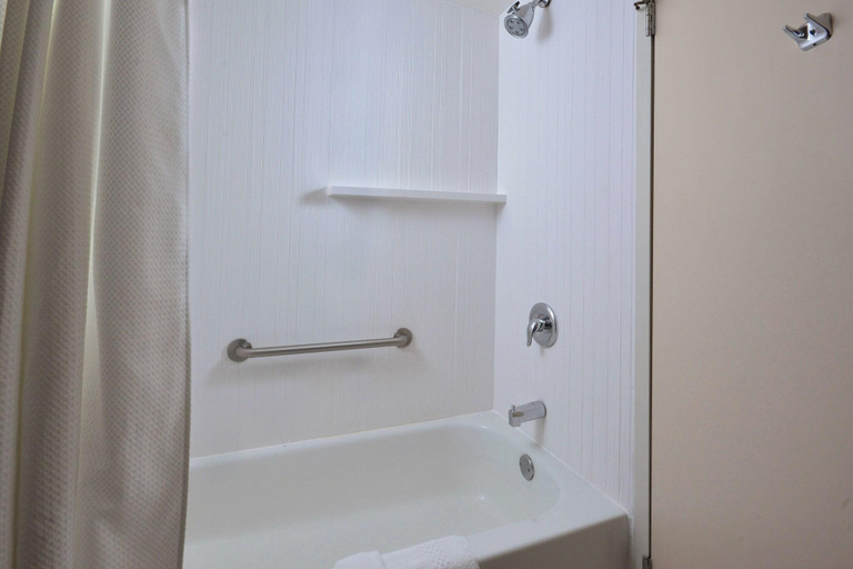 Bathroom 4, Courtyard by Marriott Beckley, Raleigh