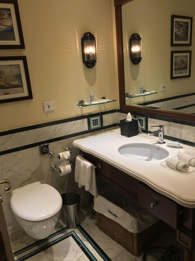 Bathroom 5, Itc Windsor, Bangalore