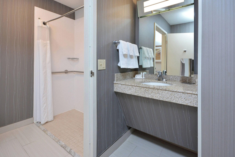Bathroom 4, Courtyard by Marriott Beckley, Raleigh