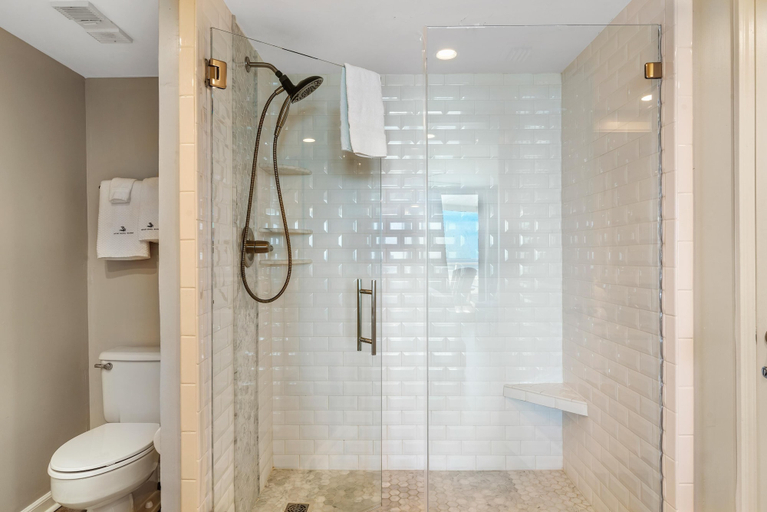 Bathroom 4, Eden East 601, Escambia