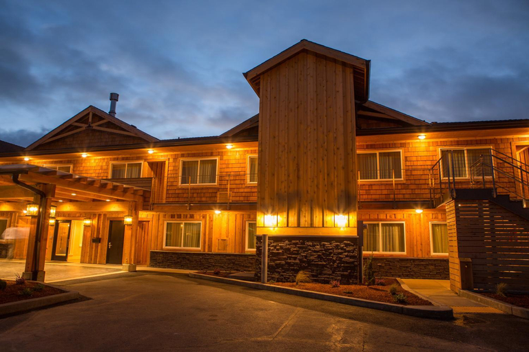 Exterior & Views