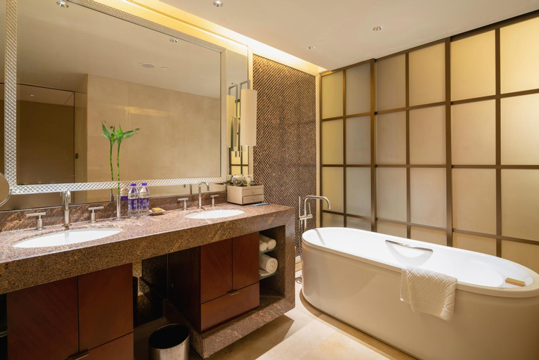 Bathroom 13
