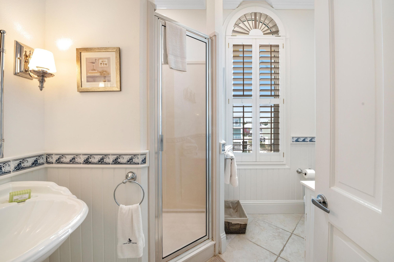 Bathroom 5, Whispering Palms Beach House, Baldwin