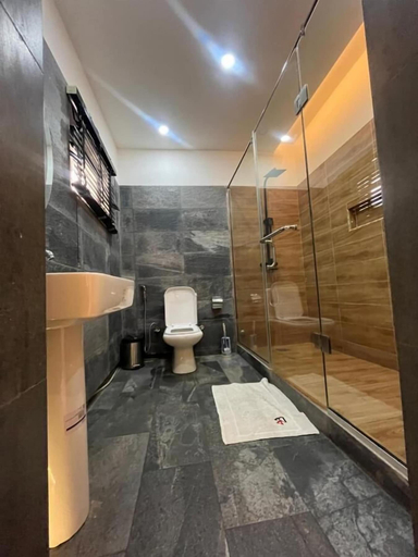 Bathroom, Euphoria Hotel & Suites by House 9, Eti-Osa
