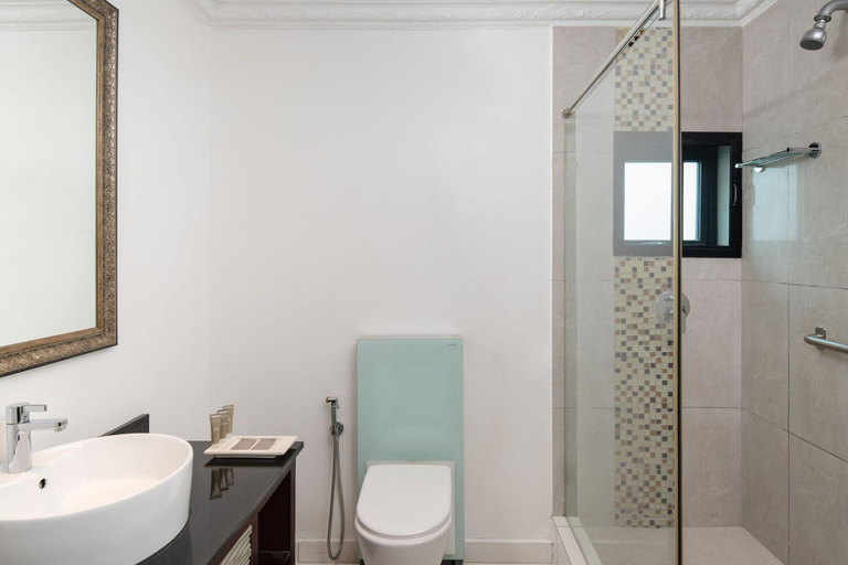 Bathroom 5, Protea Hotel by Marriott Lagos Kuramo Waters, Eti-Osa