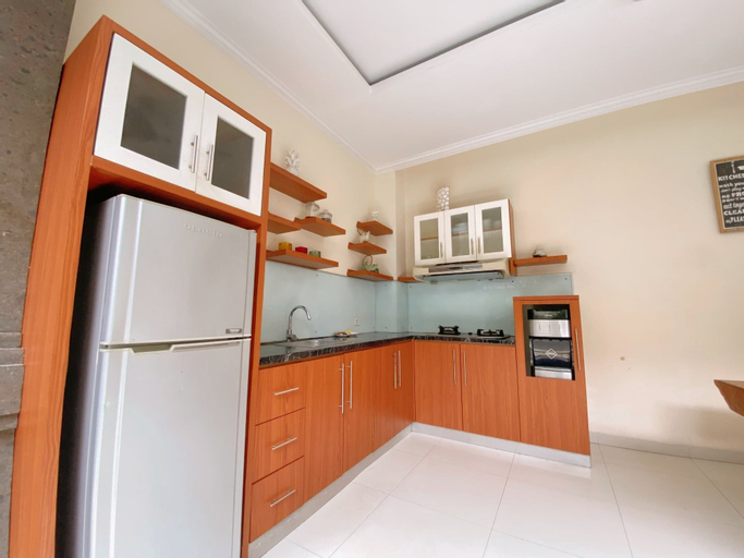 Dining Room 9