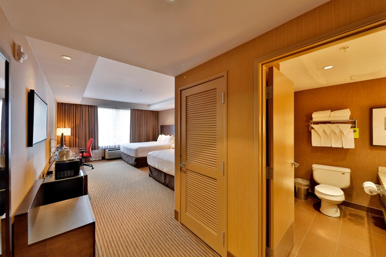 Bedroom 3, Edmonton Hotel & Convention Centre, Division No. 11