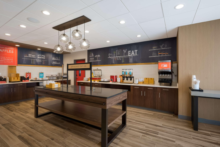 Food & Drinks 4, Hampton Inn By Hilton Detroit Southfield, Oakland