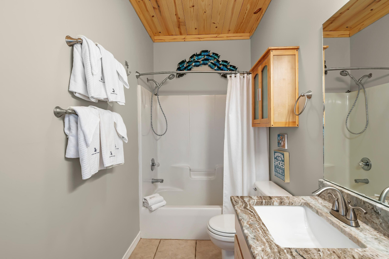 Bathroom 4, Charter Landing A7, Baldwin