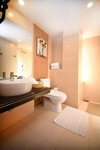Bathroom 5, Kumari Boutique Hotel, Bagmati