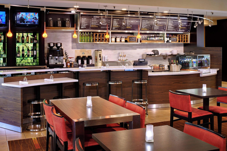 Food & Drinks 5, Courtyard Columbus Dublin, Franklin