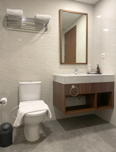 Bathroom 23