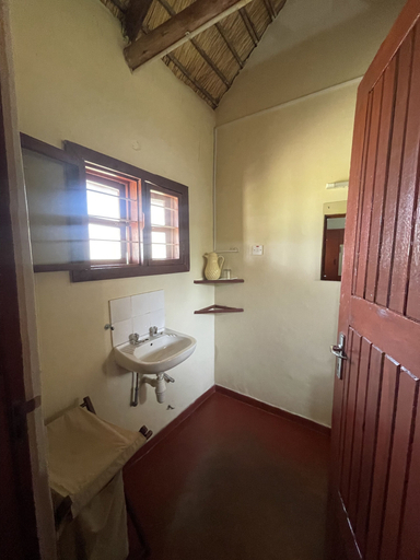 Bathroom, Mpale Cultural Village, TA Nankumba