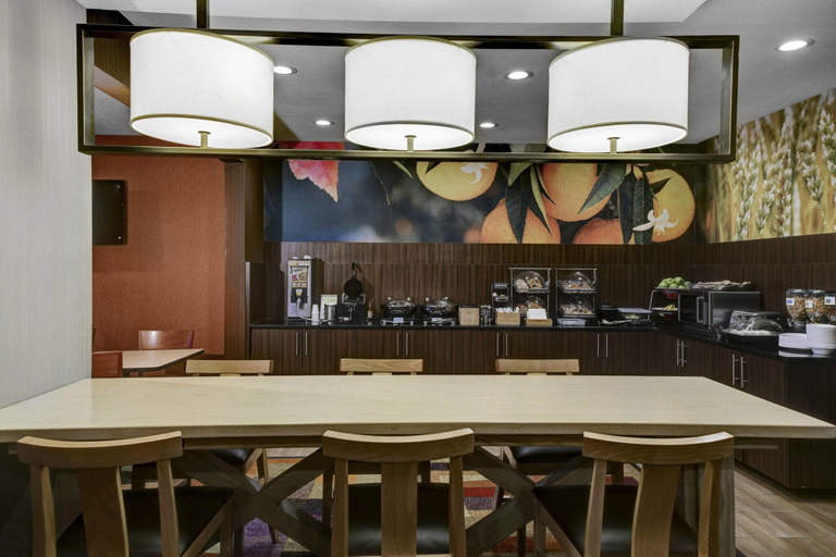 Food & Drinks 5, Fairfield Inn Dothan, Houston