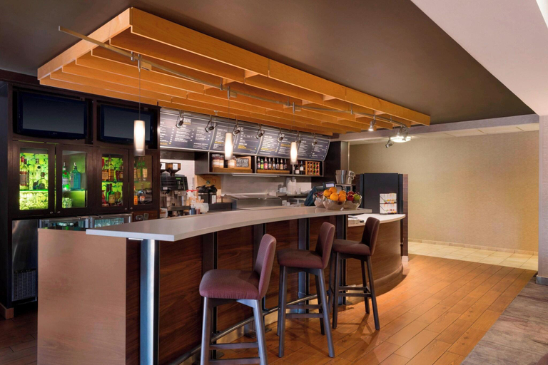 Food & Drinks 5, Courtyard Akron Fairlawn, Summit
