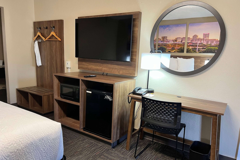 Bedroom 5, Days Inn by Wyndham Monroe NC, Union
