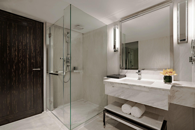 Bathroom 4, JW Marriott Hotel Bangkok, Khlong Toey