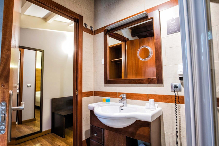 Bathroom 4, Alda Bonaval, A Coruña