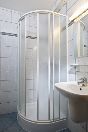 Bathroom 4, Jagello Hotel, Budapesti